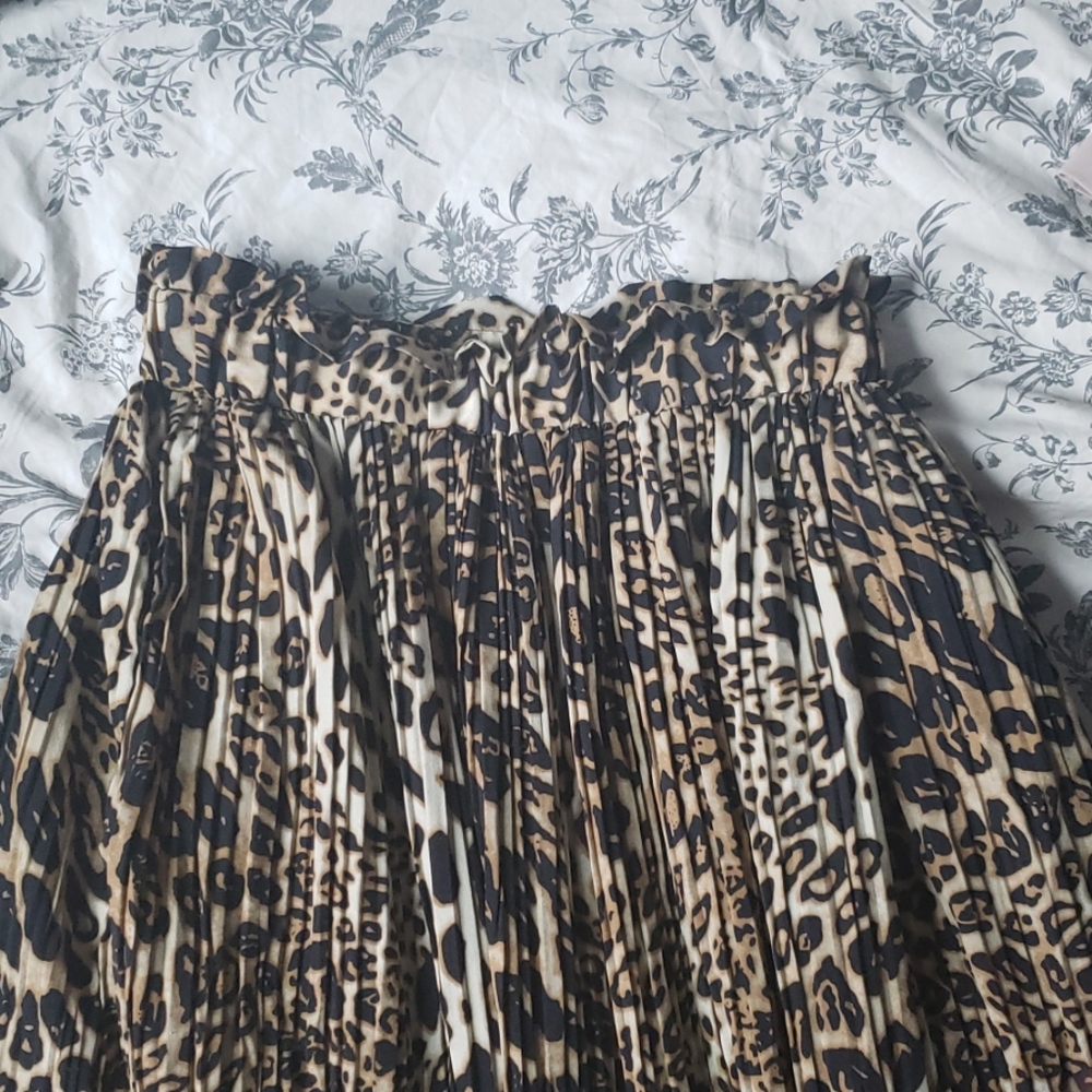 Leopard smocked skirt with pockets